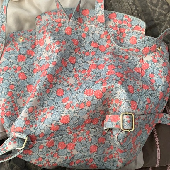 Floral backpack - Picture 2 of 4